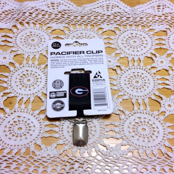 College Sports Pacifier Clip, bundle only item - Picture 5 of 5